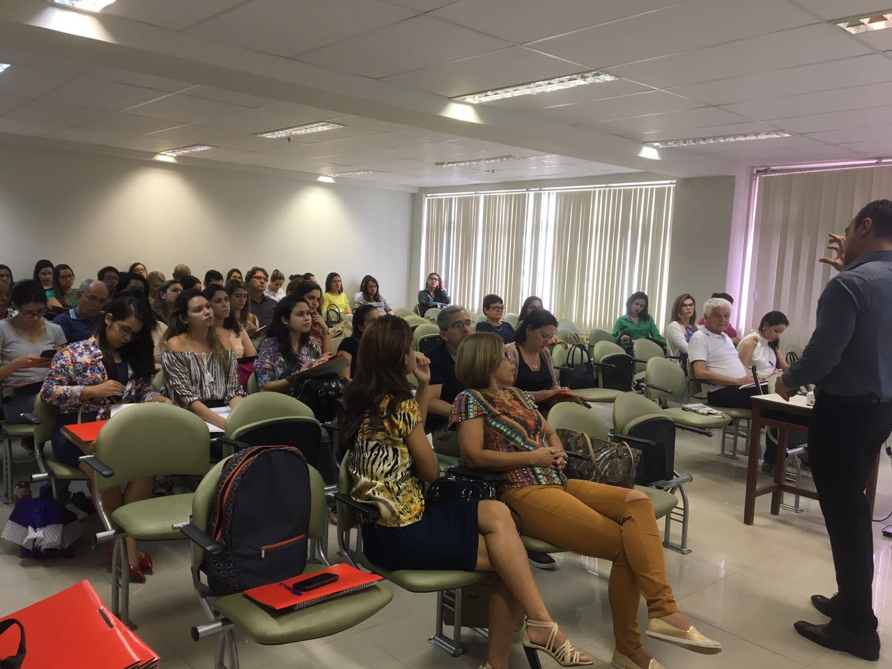 Leia mais sobre o artigo Médicos e enfermeiros participam de capacitação sobre doenças negligenciadas em Jaboatão