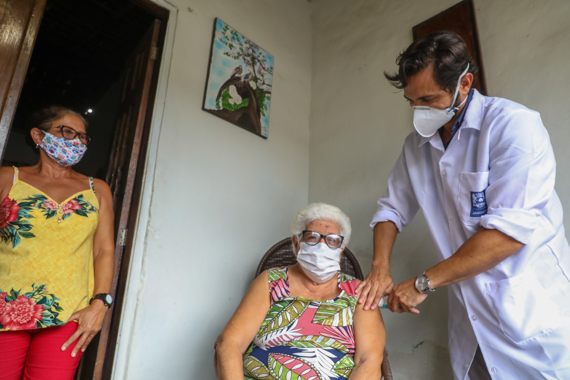 Leia mais sobre o artigo Jaboatão triplica equipes e agiliza vacinação contra Covid-19 em idosos