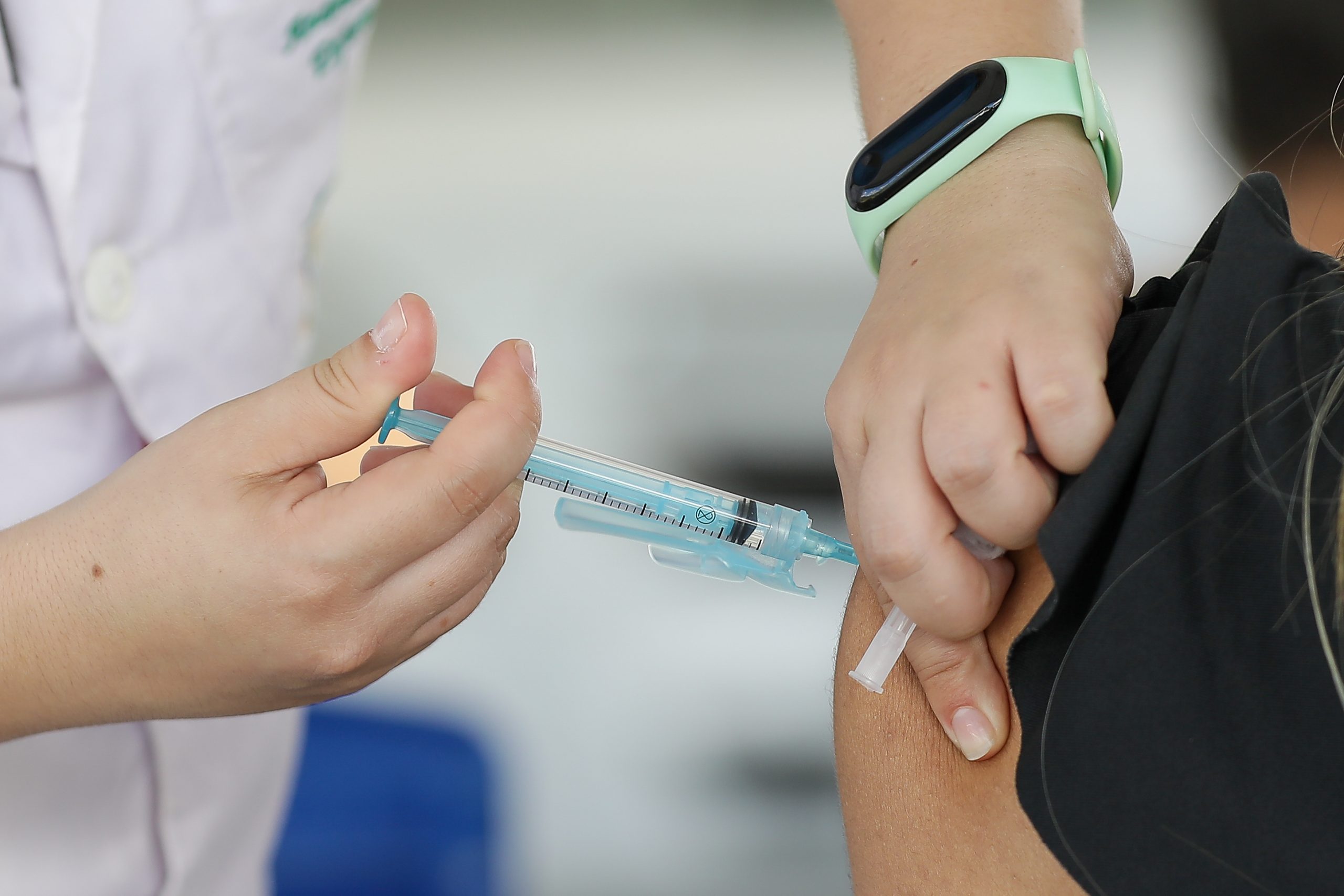 Leia mais sobre o artigo Aberto agendamento para vacinação contra Covid-19 para pessoas a partir de 50 anos no Jaboatão