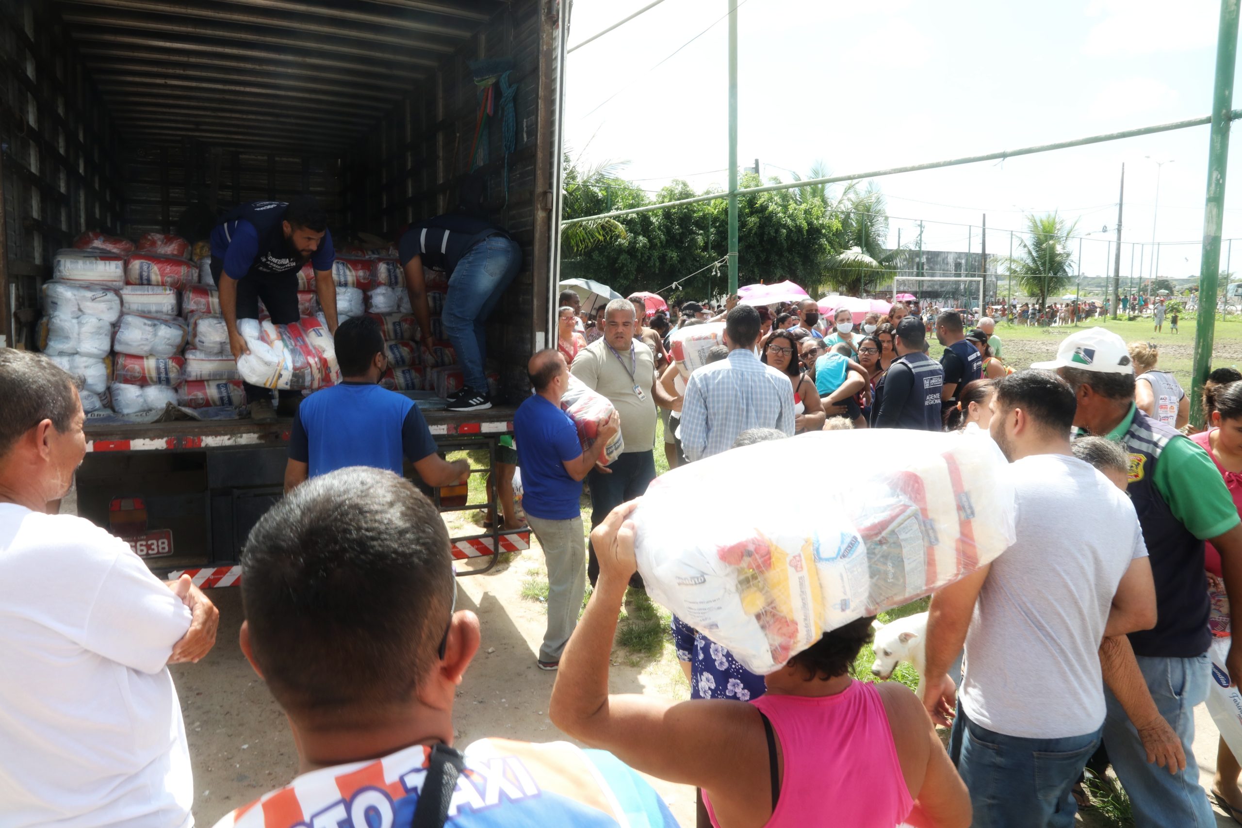 Leia mais sobre o artigo Prefeitura do Jaboatão entrega 5 mil cestas básicas às famílias em situação de vulnerabilidade social