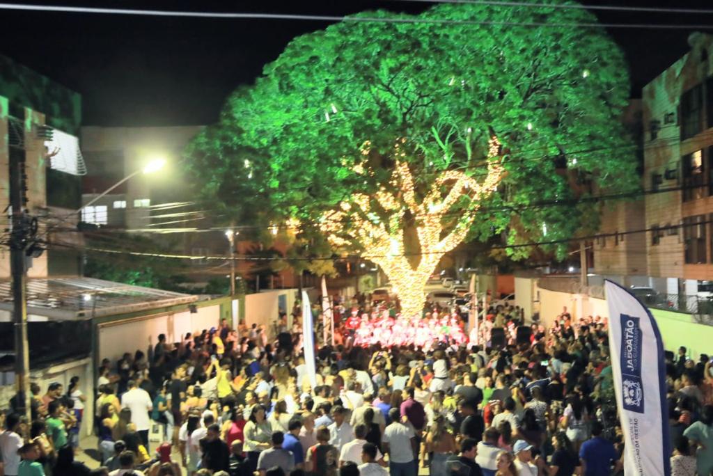 Leia mais sobre o artigo Cantata Natalina reúne famílias na Rua da Árvore, no Jaboatão