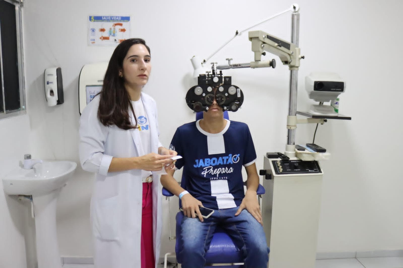Leia mais sobre o artigo Alunos da rede municipal do Jaboatão fazem exames oftalmológicos